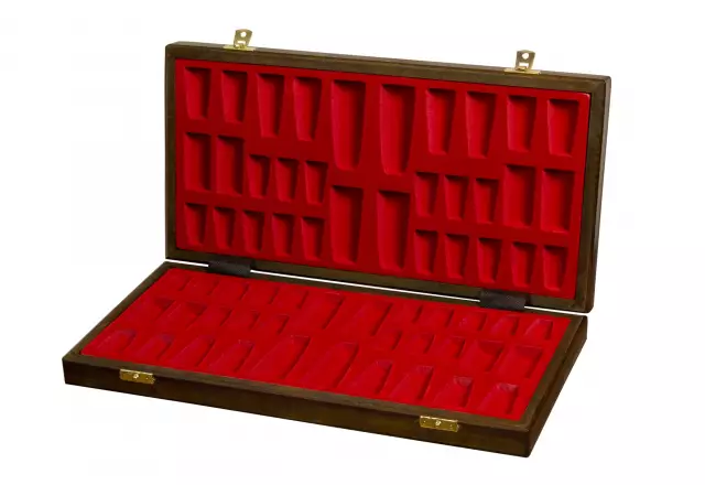 Wooden chess case with insert (40 x 40 cm)